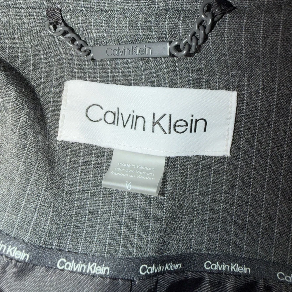 Calvin Klein Elegant Gray Blazer - Picture 5 of 5